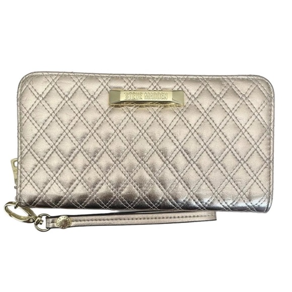 Steve Madden Metallic Gold Quilted Wristlet Wallet Zip Around Clutch - Picture 1 of 7